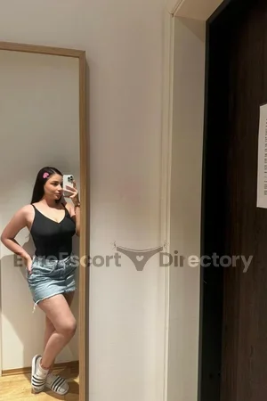 Zhoee Euro Escort