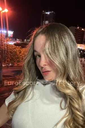 Eva Euro Escort