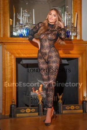 Adelle escort