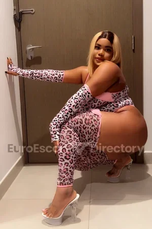 Nora Euro Escort