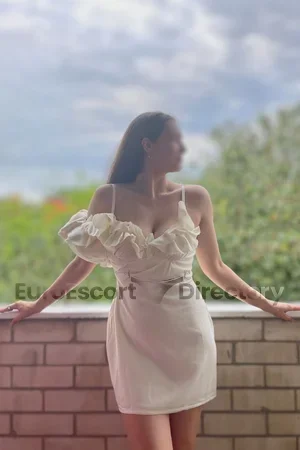 Ophelia Noir Euro Escort