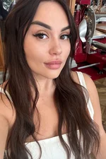 Adelina Bella