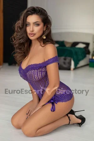 Amina Euro Escort