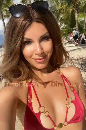 Pauline Euro Escort
