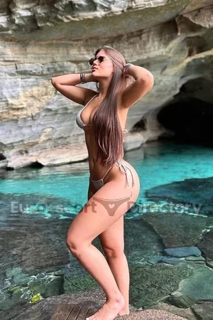 Julia F