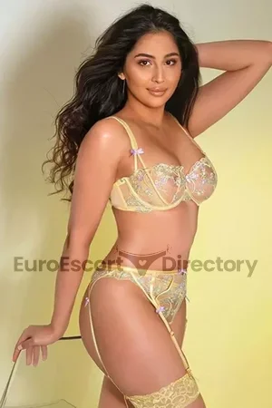 Crina Euro Escort