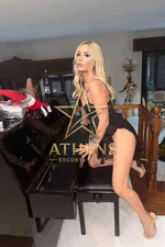 KYRA STARS