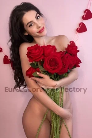 Yasmien escort