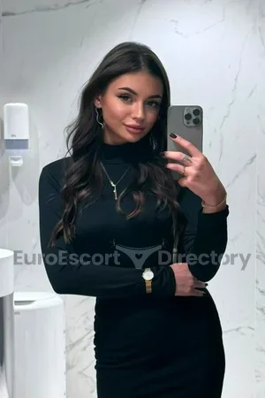 Eva Euro Escort