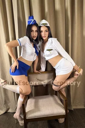 Melissa Beatrix duo with girl