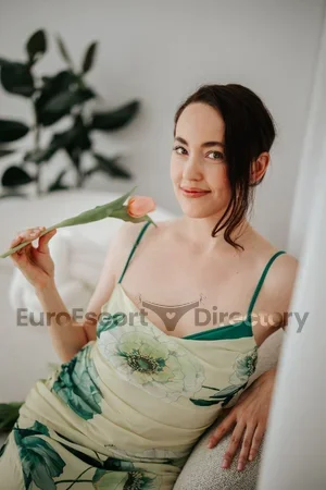 Nadia Masseuse Euro Escort