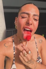 Mia