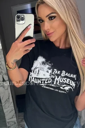 Essy Euro Escort