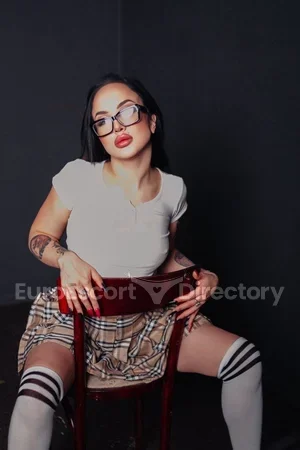 Anya Euro Escort
