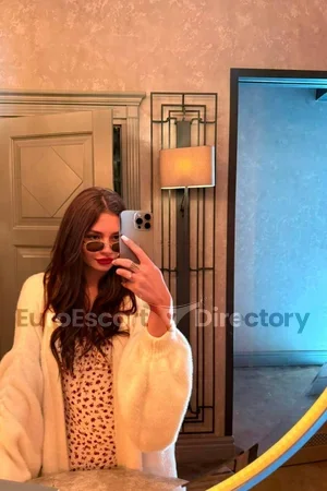 Eva escort
