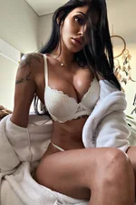 Bella J