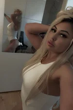 Kim Masseuse