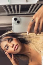 Mia