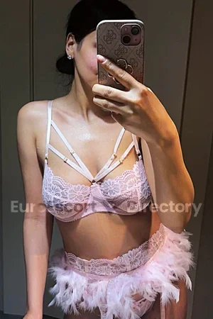 Malika escort