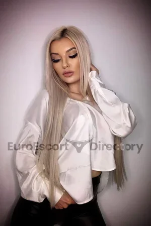Eva Euro Escort