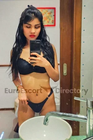 Nadia escort