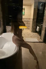Mia M