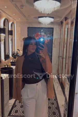 Milla escort
