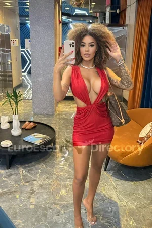 Naomy Euro Escort