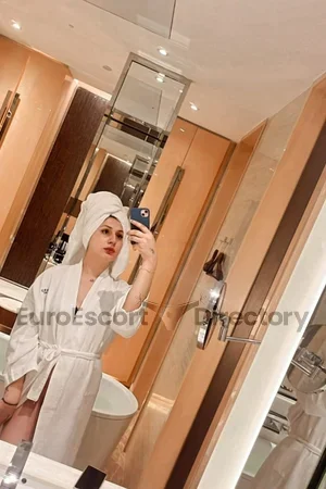 Deepika escort