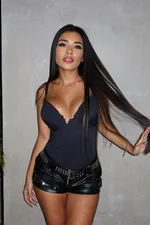 Mia
