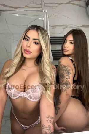 Baby Mel duo with girl