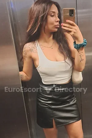 Lora Euro Escort