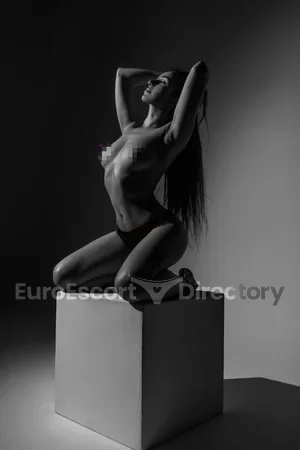 Karina Euro Escort