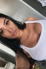 Bella J