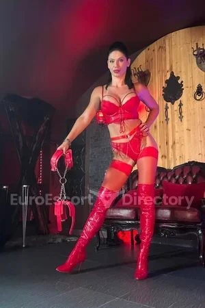 Dominatrix Anya escort