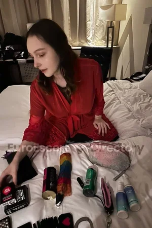 Madam Lira Euro Escort