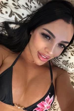 Lauren Masseuse