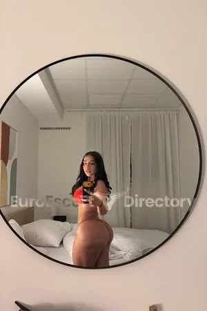 Delinaa escort