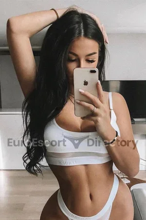 Rebecca Euro Escort