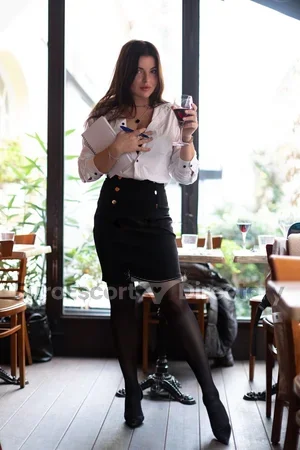 Elena Euro Escort
