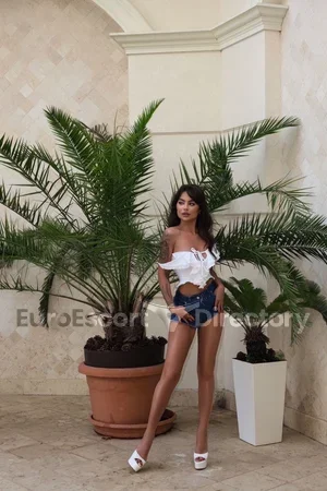 Annacharm escort