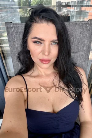 Kira Queen Pornstar