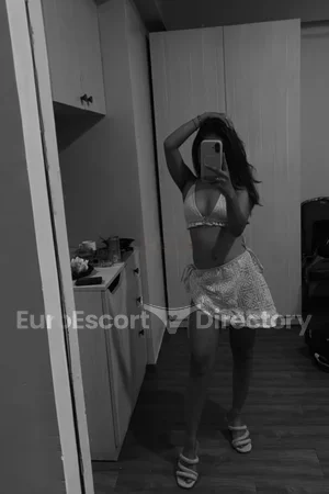 Jenny Roy escort