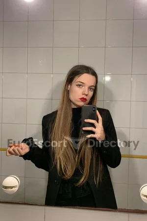 Alejandra escort