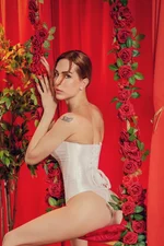 Lara Masseuse