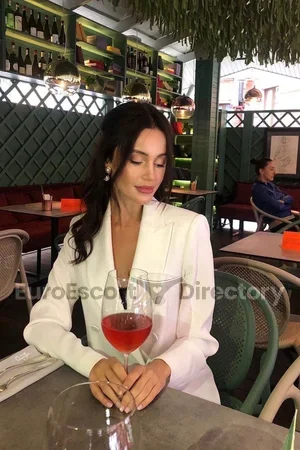 Anna Euro Escort