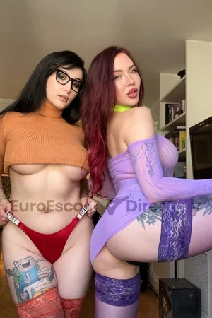 Eva & Jasmine duo