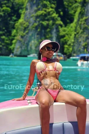 Cami escort