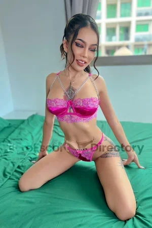Noki Thai Myasiangf couple Euro Escort