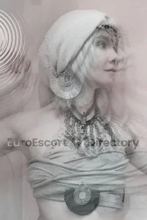 Alien Priestess escort